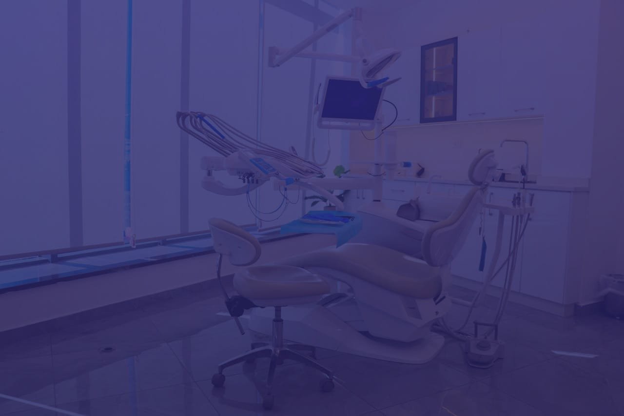 عيادات عرفات لطب الأسنان في عمان غرفة علاج حديثة